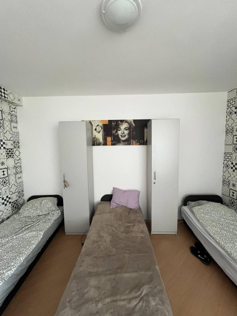 Hostel „U Sashka” Варшава Екстериор снимка