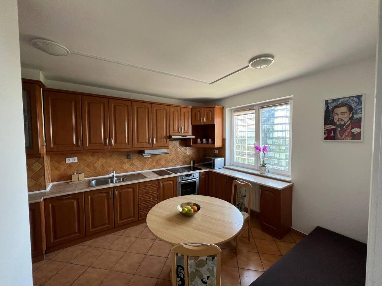 Hostel „U Sashka” Варшава Екстериор снимка